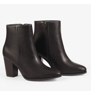 Dream Pairs Black Pointed Toe Faux
Leather Anita Boots Size 6.5